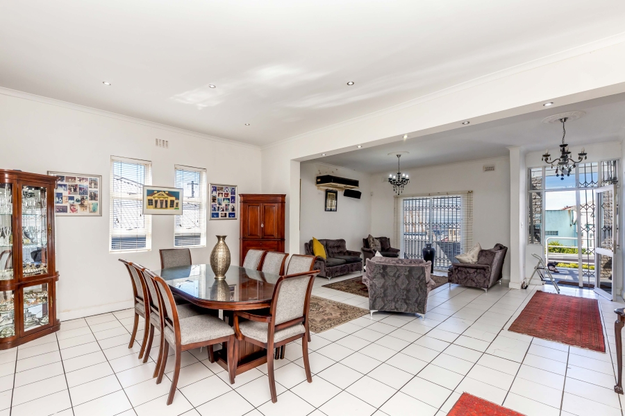 6 Bedroom Property for Sale in Walmer Estate Western Cape